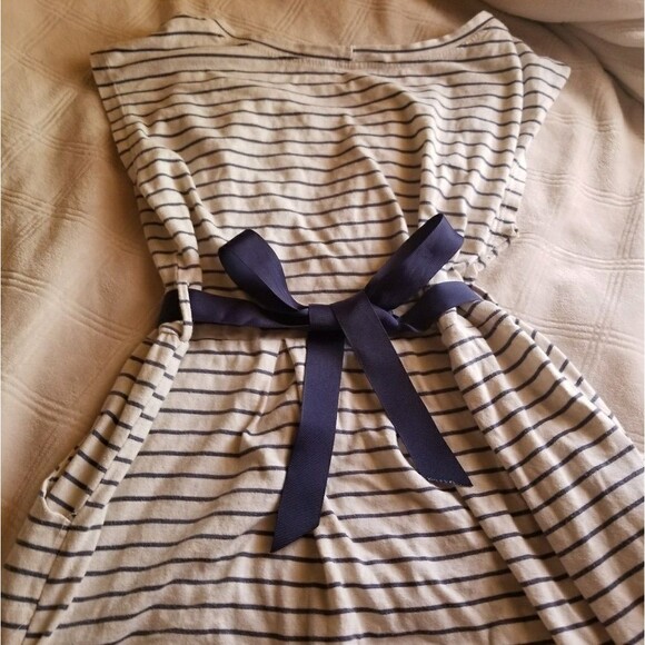 Classic Chic with a Nautical Twist: Striped Mini Dress with Pockets and Bow - Picture 3 of 3